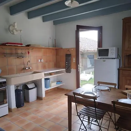 Le Petit Frouas Sud Apartment
